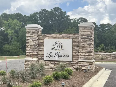 121 Leslie Dr, Flowood, MS 39232