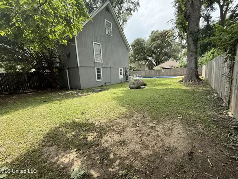 Exterior - 98 Ashley St, Vicksburg, MS 39183 photo 4 of 5
