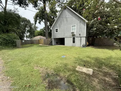 98 Ashley St, Vicksburg, MS 39183