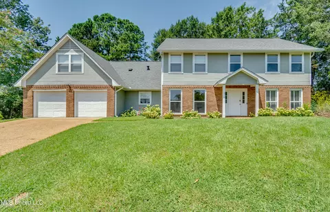 6237 Waterford Dr, Jackson, MS 39211