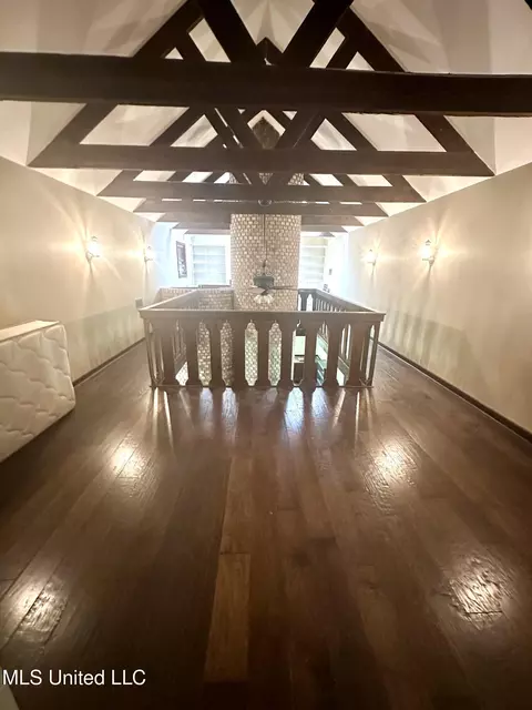 Entry Way - 56 Dunbar Rd, Natchez, MS 39120 photo 1 of 2