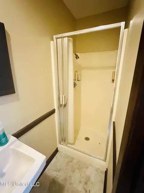 Bath - 56 Dunbar Rd, Natchez, MS 39120 photo 5 of 5