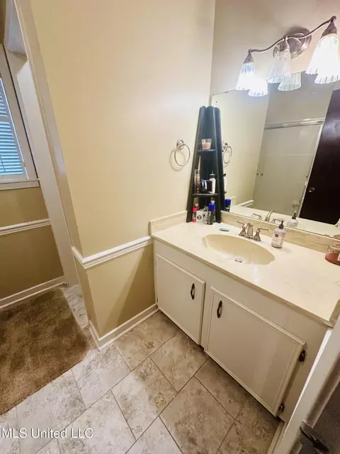 Bath - 56 Dunbar Rd, Natchez, MS 39120 photo 2 of 5