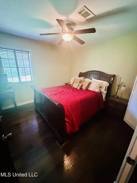 Bedroom - 56 Dunbar Rd, Natchez, MS 39120 photo 5 of 5
