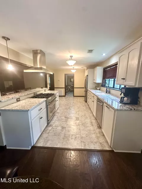Kitchen - 56 Dunbar Rd, Natchez, MS 39120 photo 1 of 4