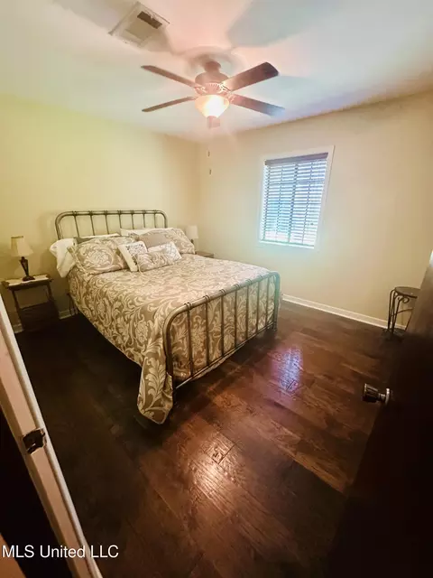 Bedroom - 56 Dunbar Rd, Natchez, MS 39120 photo 4 of 5