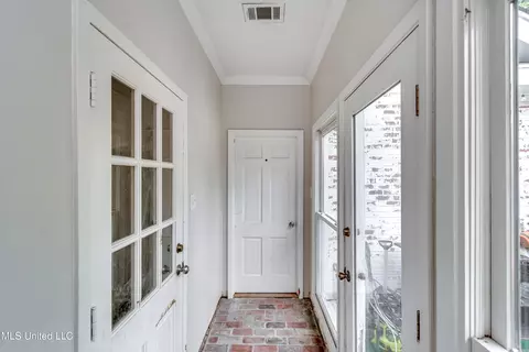 Entry Way - 153 Peach St, Flora, MS 39071 photo 4 of 5