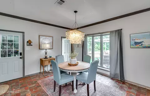 Dining - 153 Peach St, Flora, MS 39071 photo 6 of 9