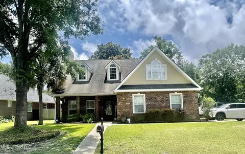3510 Bramblewood Cir, Pascagoula, MS 39581