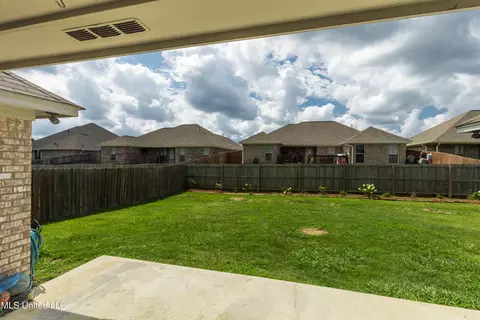 Exterior - 938 Filmore Dr, Brandon, MS 39042 photo 7 of 9