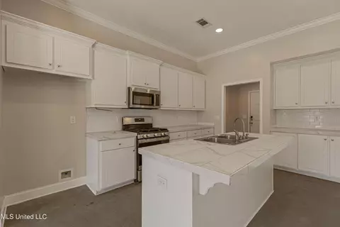 Kitchen - 938 Filmore Dr, Brandon, MS 39042 photo 1 of 3