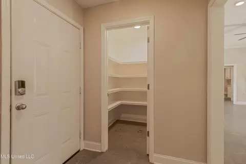 Entry Way - 938 Filmore Dr, Brandon, MS 39042 photo 2 of 2