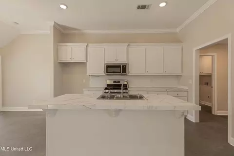 Kitchen - 938 Filmore Dr, Brandon, MS 39042 photo 2 of 3