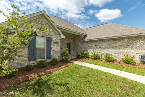 Exterior - 938 Filmore Dr, Brandon, MS 39042 photo 3 of 9