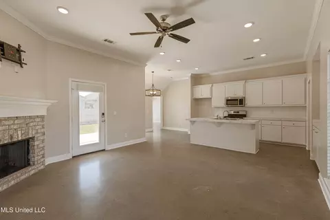 Living - 938 Filmore Dr, Brandon, MS 39042 photo 3 of 4