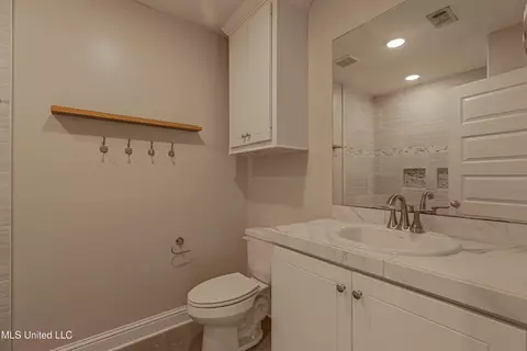 Bath - 938 Filmore Dr, Brandon, MS 39042 photo 6 of 6