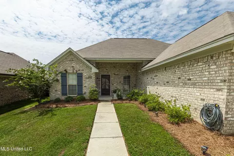 Exterior - 938 Filmore Dr, Brandon, MS 39042 photo 2 of 9