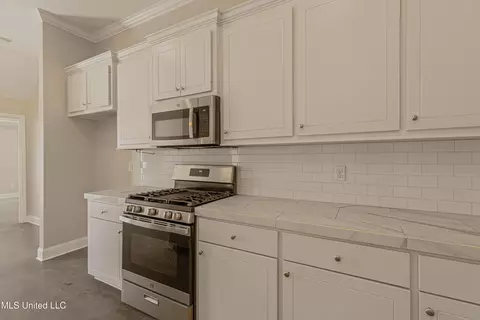 Kitchen - 938 Filmore Dr, Brandon, MS 39042 photo 3 of 3