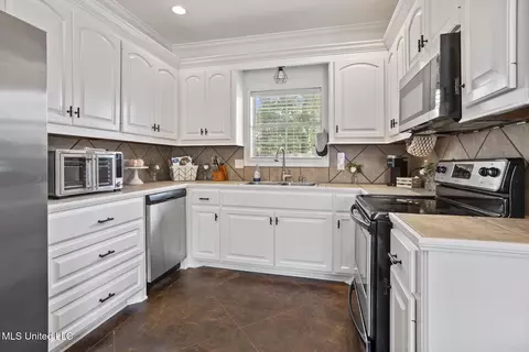 Kitchen - 105 Avery Ct, Madison, MS 39110 photo 1 of 2