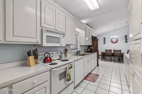 Kitchen - 78 Walsh Cv, Byram, MS 39272 photo 1 of 1