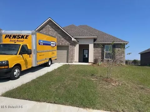 11418 Oak Aly, Gulfport, MS 39503