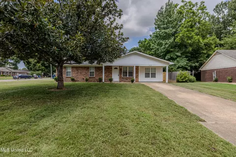 6505 Riverdale Rd, Horn Lake, MS 38637