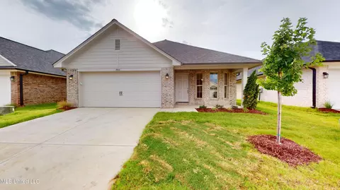 7905 Gardendale Dr, Olive Branch, MS 38654
