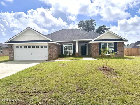 6205 Diamond Ln, Biloxi, MS 39532