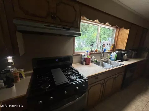 Kitchen - 1173 Northwest Ave, Durant, MS 39063 photo 2 of 2