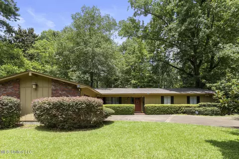5120 Reddoch Dr, Jackson, MS 39211