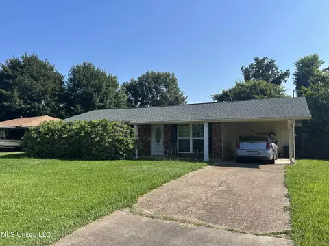 1213 Apple St, Vidalia, LA 71373