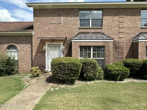103 Hunter Dr, Senatobia, MS 38668