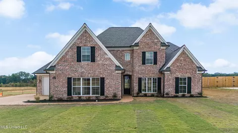 4259 Adriane Cv, Nesbit, MS 38651