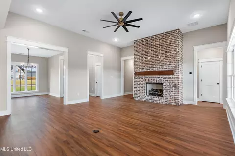 4259 Adriane Cv, Nesbit, MS 38651 photo 7