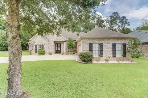 7334 N Aberdeen Dr, Pass Christian, MS 39571