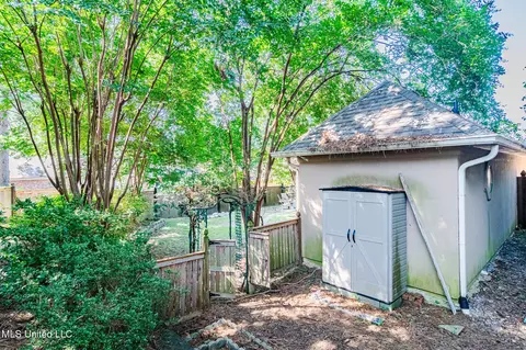 Exterior - 404 Eastpointe Cv, Madison, MS 39110 photo 12 of 14