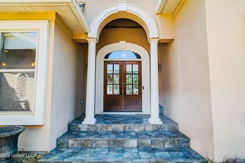 Entry Way - 404 Eastpointe Cv, Madison, MS 39110 photo 1 of 4