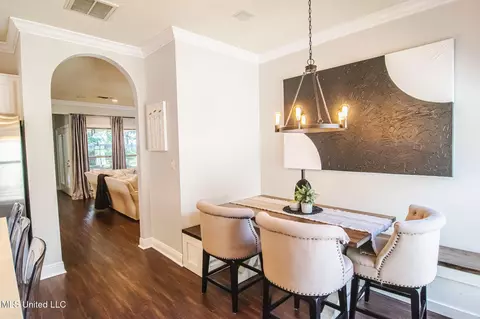 Dining - 404 Eastpointe Cv, Madison, MS 39110 photo 2 of 7