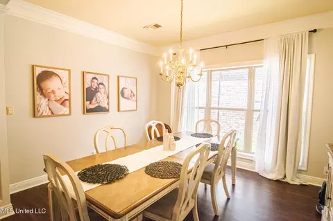 Dining - 404 Eastpointe Cv, Madison, MS 39110 photo 4 of 7
