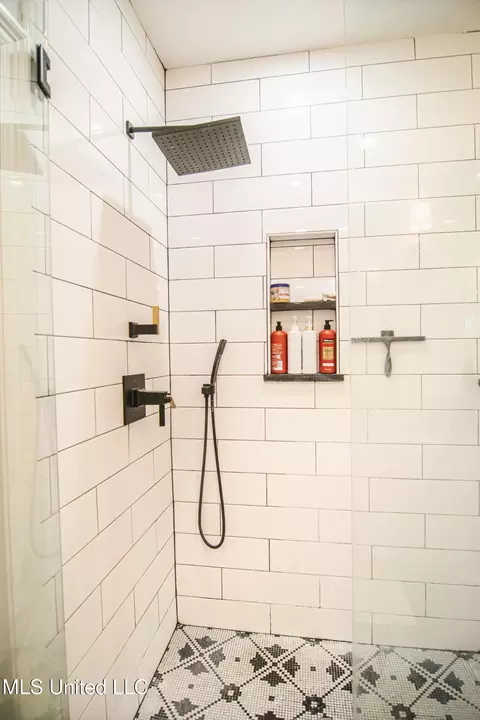 Bath - 404 Eastpointe Cv, Madison, MS 39110 photo 10 of 10