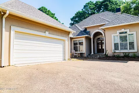 Exterior - 404 Eastpointe Cv, Madison, MS 39110 photo 3 of 14