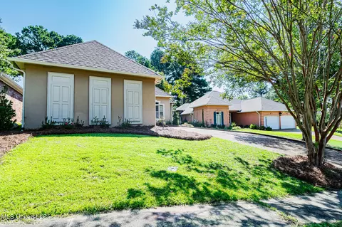 Exterior - 404 Eastpointe Cv, Madison, MS 39110 photo 2 of 14