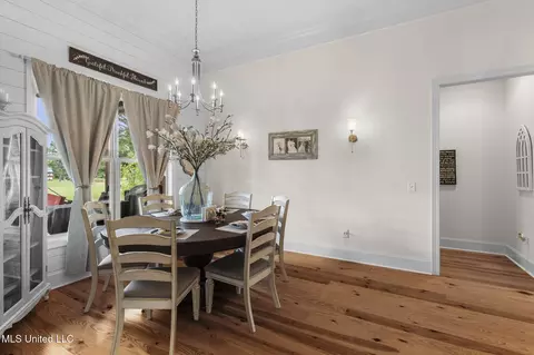 Dining - 140 Greenway Ln, Madison, MS 39110 photo 2 of 2