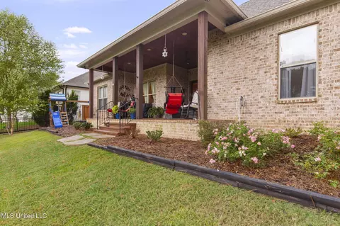 Exterior - 140 Greenway Ln, Madison, MS 39110 photo 10 of 15