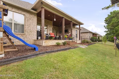 Exterior - 140 Greenway Ln, Madison, MS 39110 photo 11 of 15