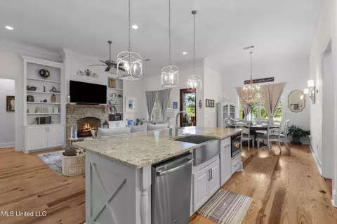 Kitchen - 140 Greenway Ln, Madison, MS 39110 photo 3 of 8