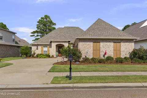 140 Greenway Ln, Madison, MS 39110