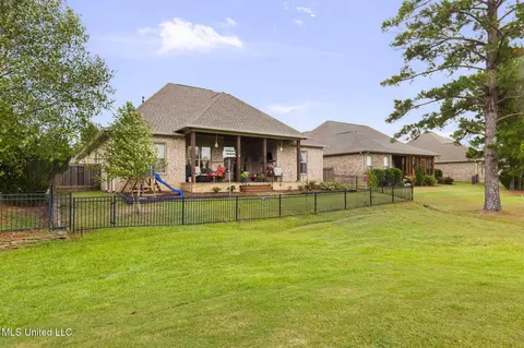 Exterior - 140 Greenway Ln, Madison, MS 39110 photo 12 of 15