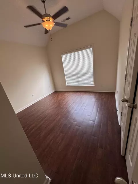 Bedroom - 1102 Greenwich Dr, Hernando, MS 38632 photo 2 of 2