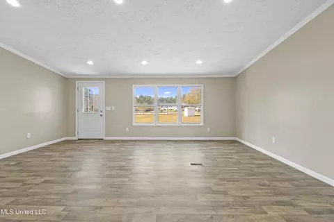 9108 Box Rd, Vancleave, MS 39565 photo 3